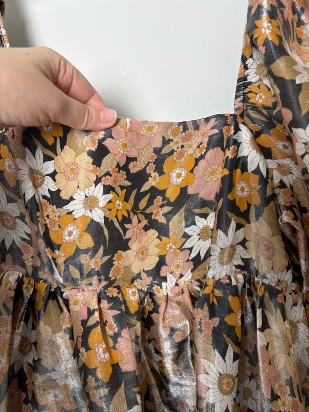 Storia Babydoll Puff Sleeve Floral Metallic Sheen Flowy Dress - Picture 6 of 10